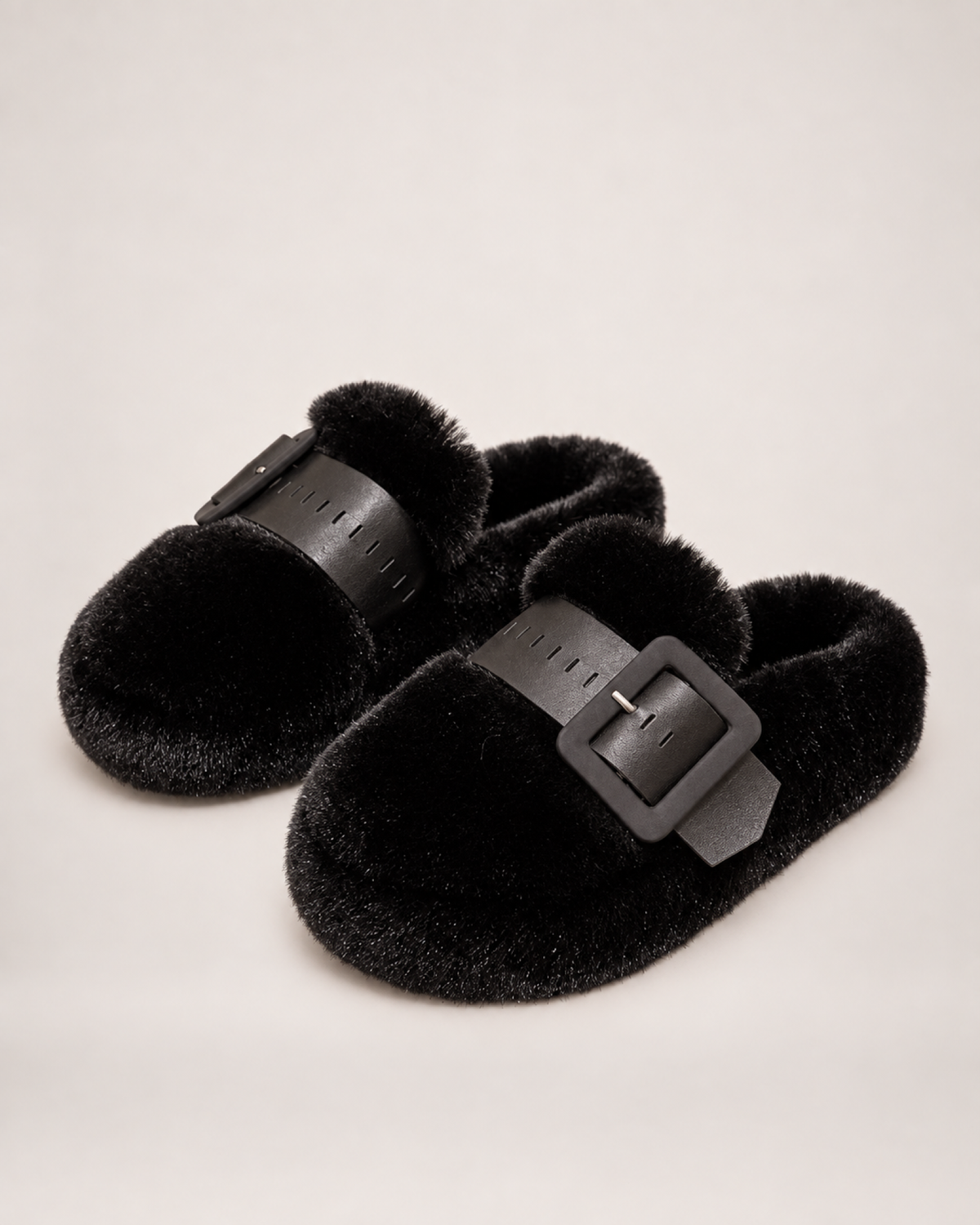 Women's Buckle Platform Slippers in Black