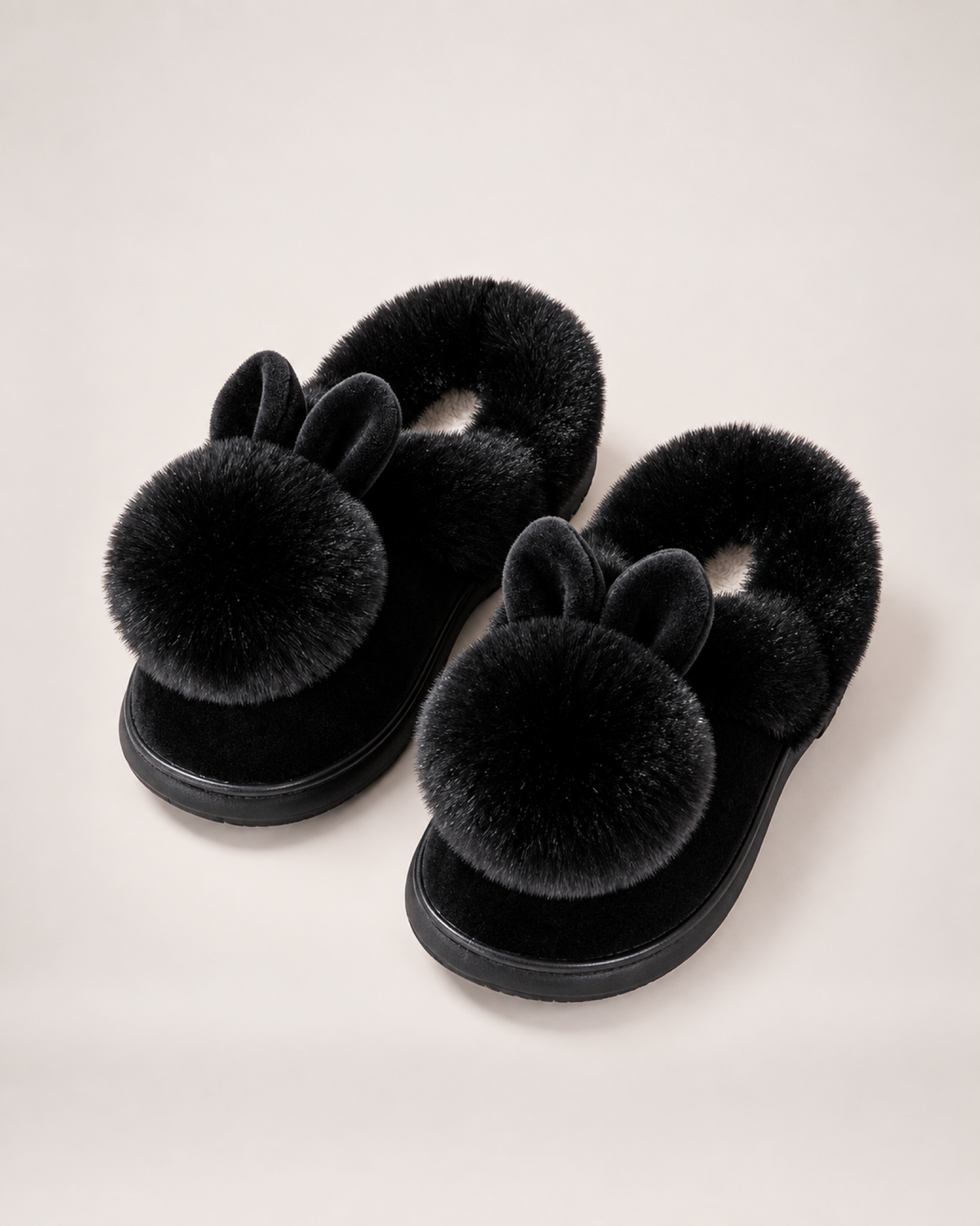 Women's Closed Back Slippers in Black