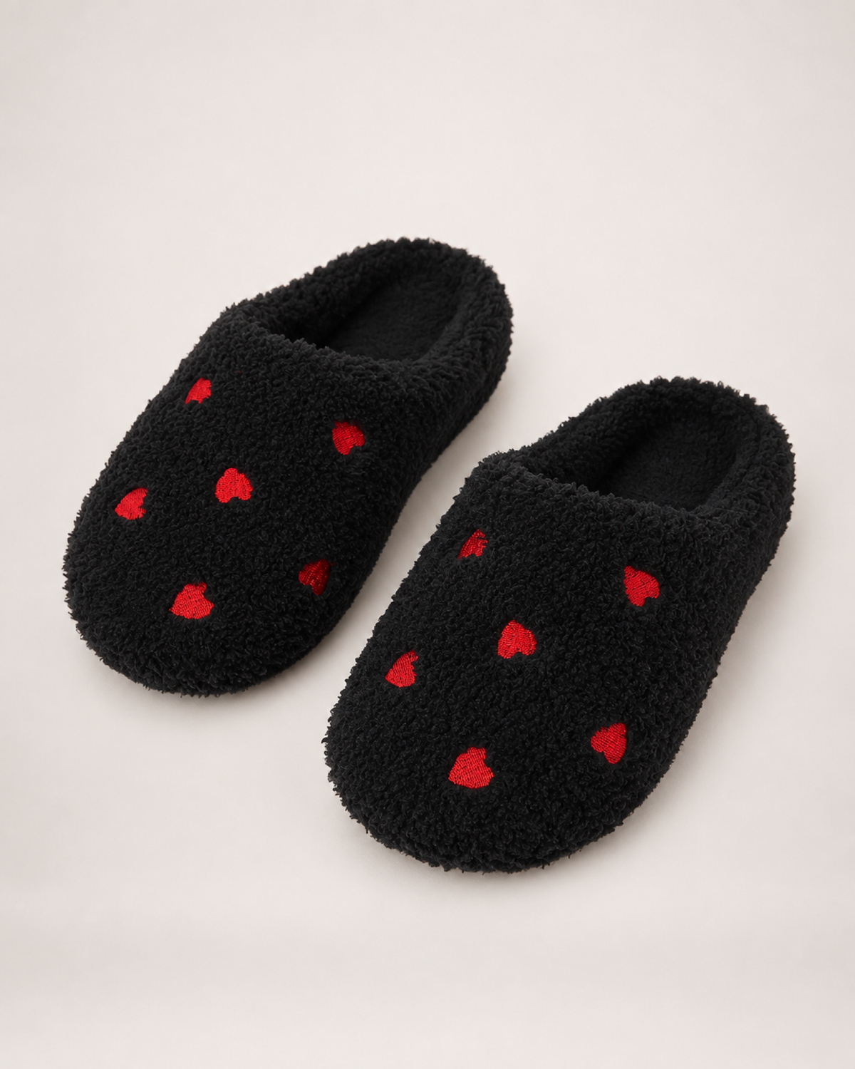 Heart Print Fluffy Slippers in Black