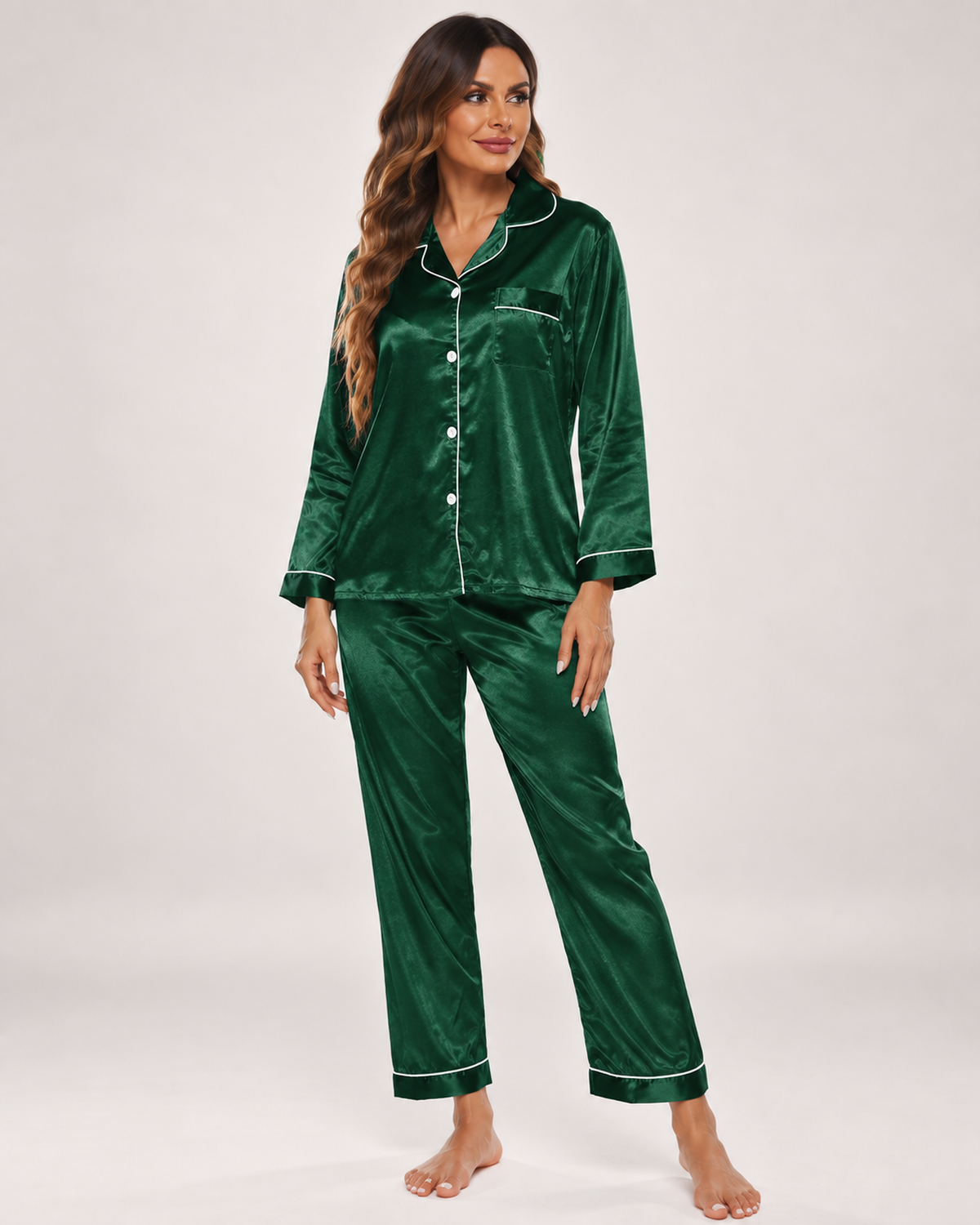 Women's Button-Up Pyjama Set in Green, Green studio variant